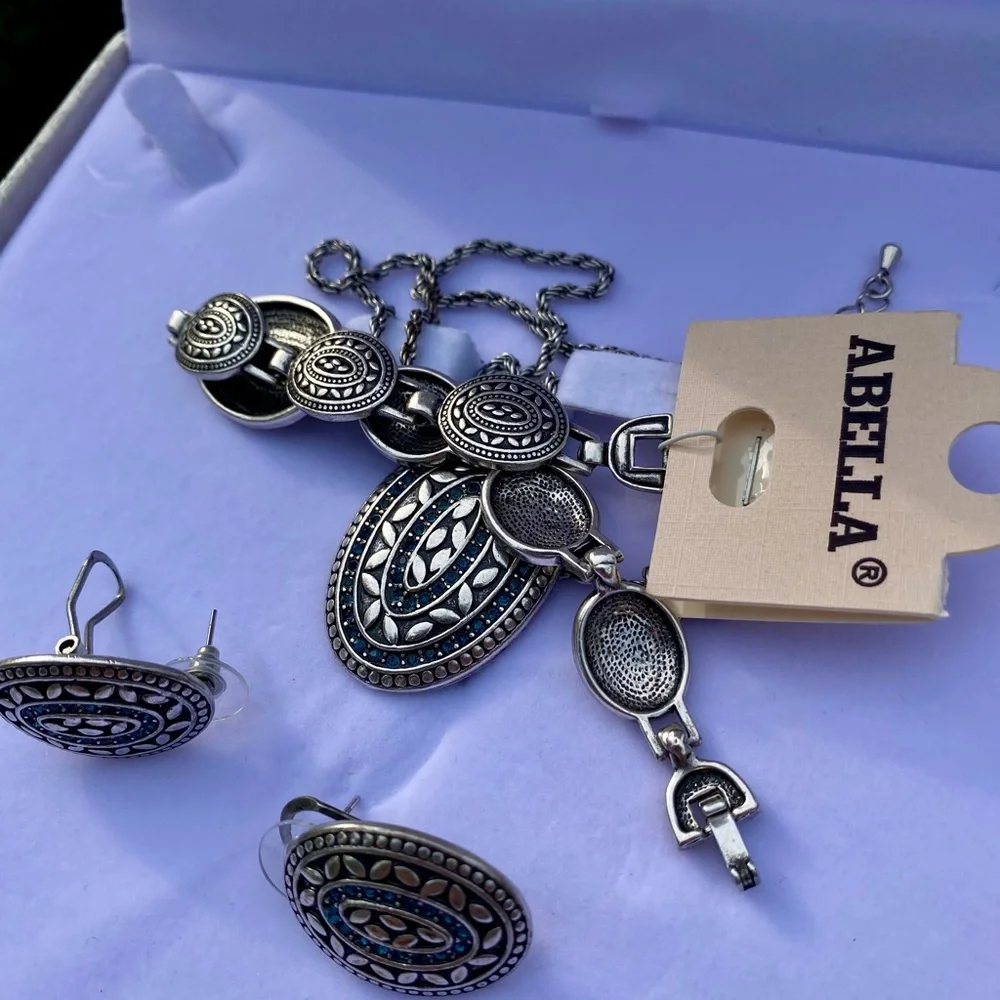 Abella Silver Necklace Elegant Jewelry set ( necklace, ring ,earrings, bracelet) - Picture 3 of 17